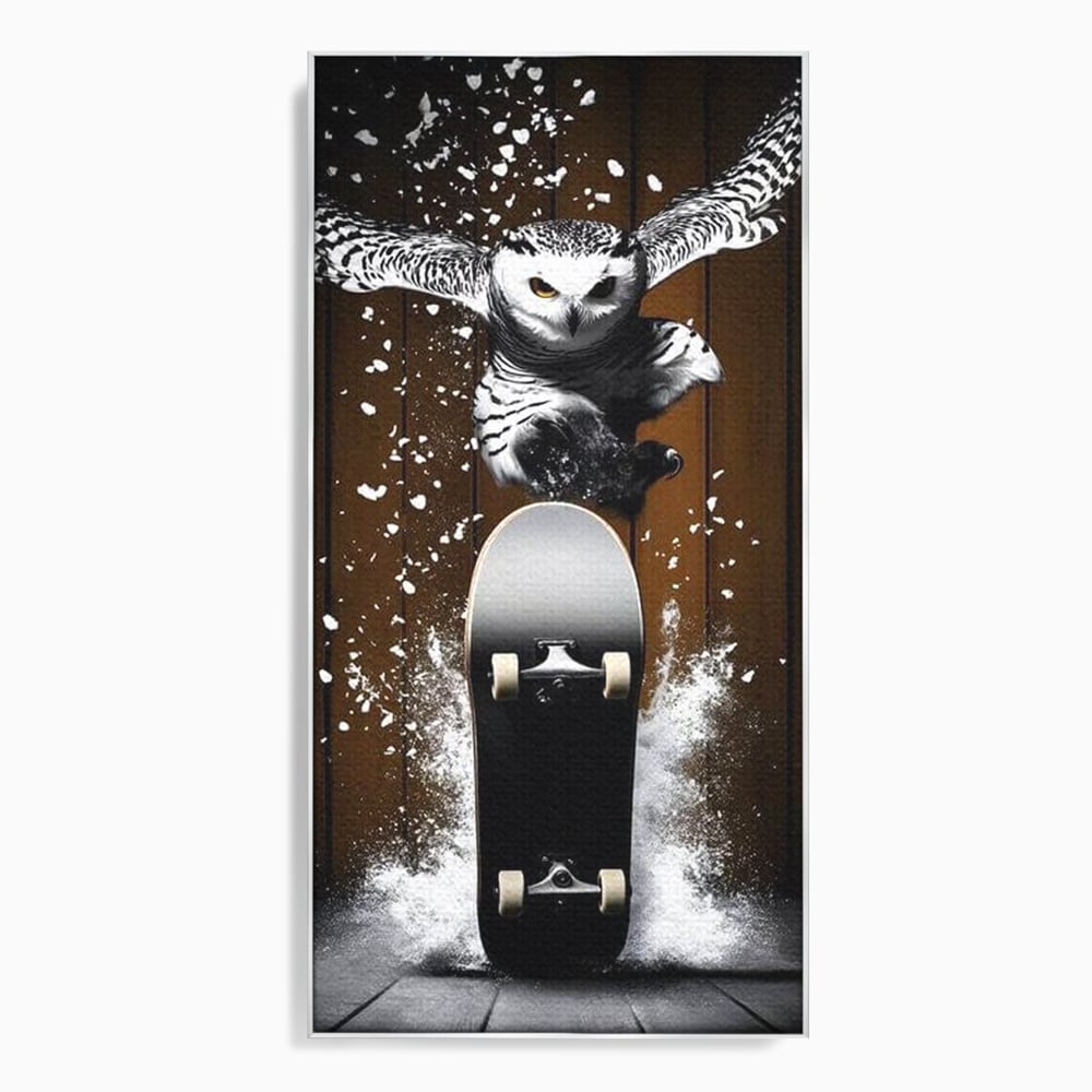 Tablou canvas cu tablou canvas cu bufnita pe skateboard, in rama de aluminiu argintiu